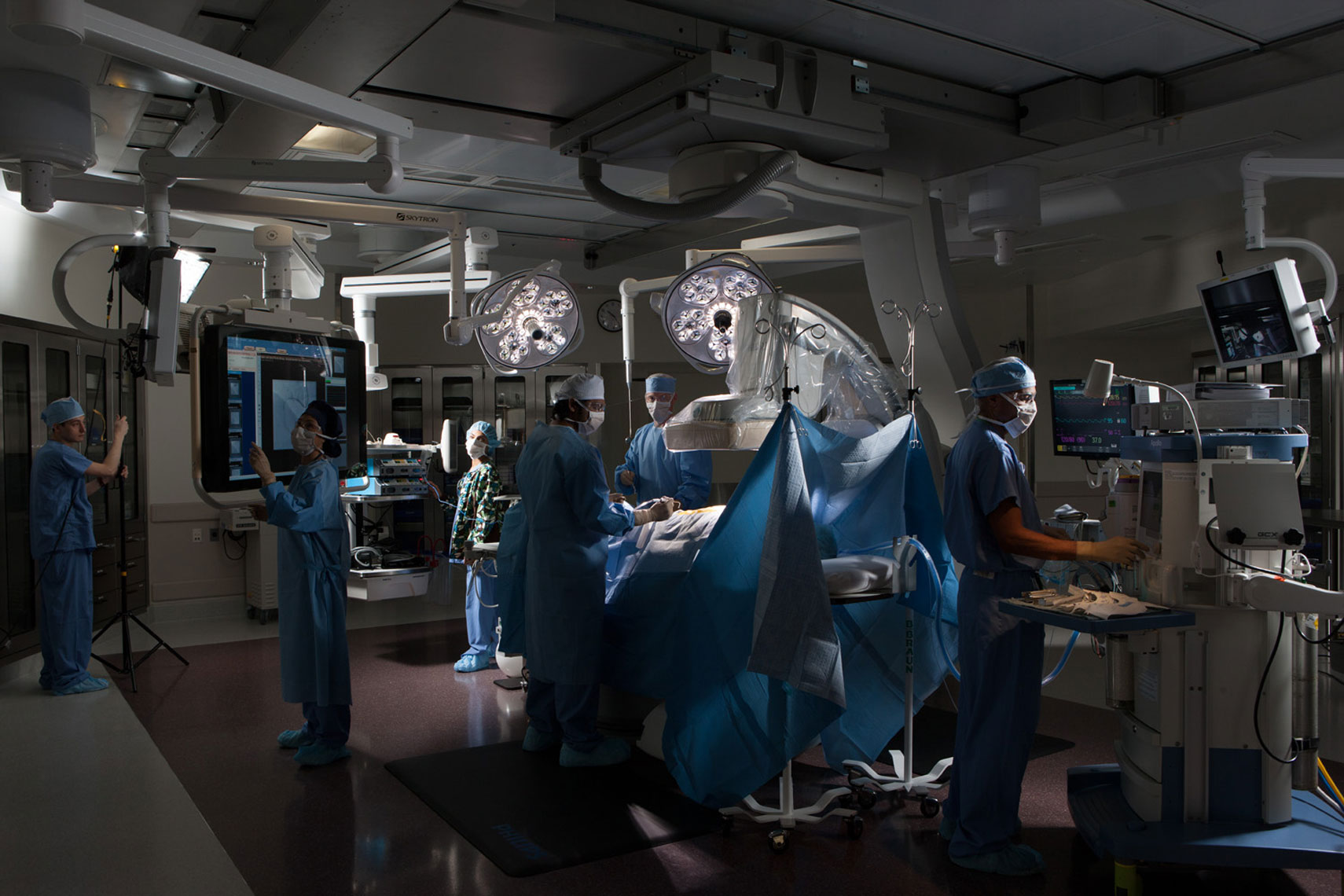 _C0K2078HOSPITAL: Surgery Scene: CORBIS: RAW IMAGES