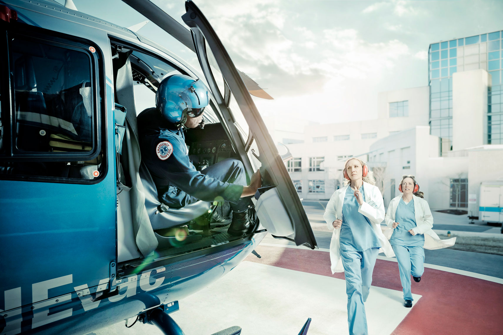 HOSPITAL: Helicopter Scene: CORBIS